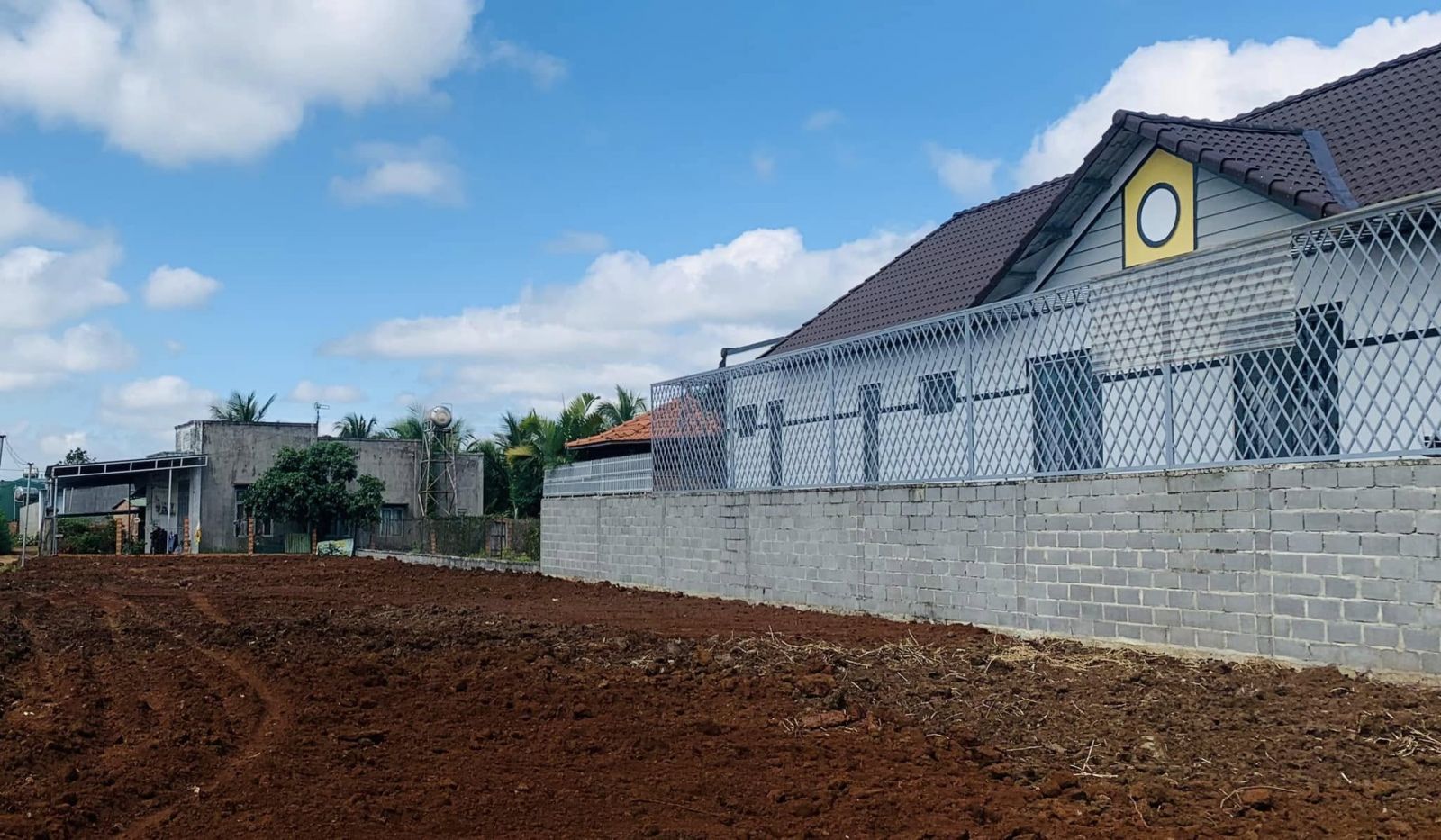 San Lấp Mặt Bằng Tại Lạc Dương